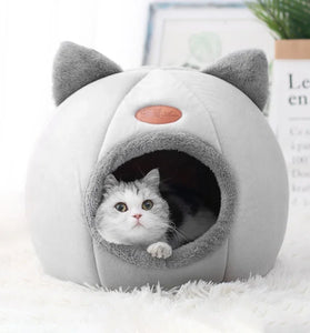 Cosy Cat Cave Bed with Cushion